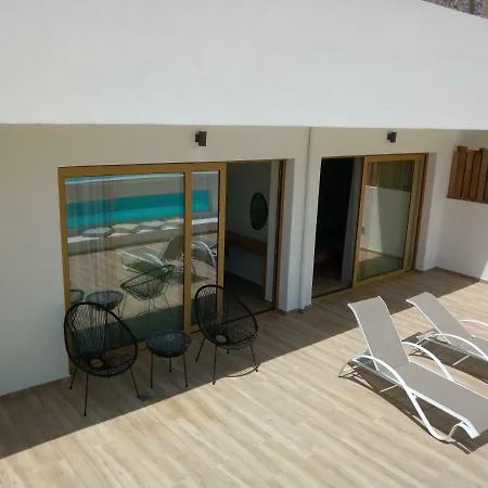 Hotel Meropi & 4*