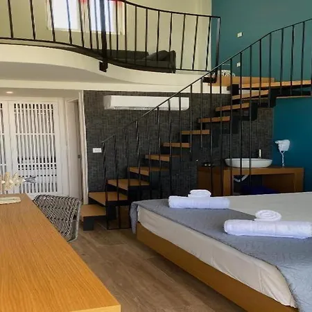 Hotel Meropi & 4*