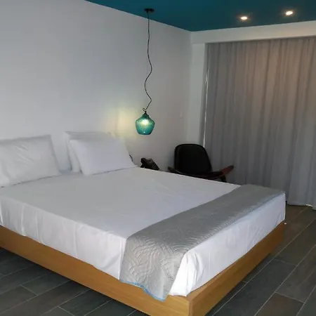 Meropi & Hotel 4*