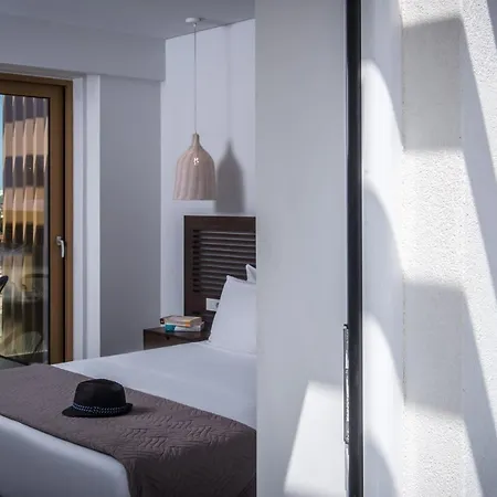 Meropi & Hotel 4*
